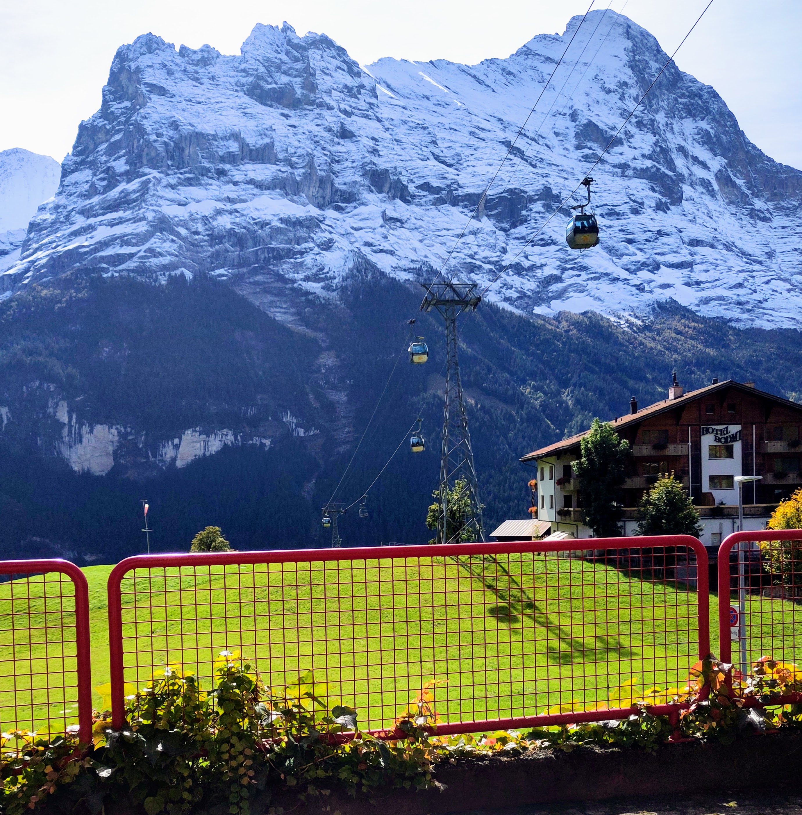 Aussicht vom Studio Firstsunne im Sommer mit Blick auf die Eigernordwand